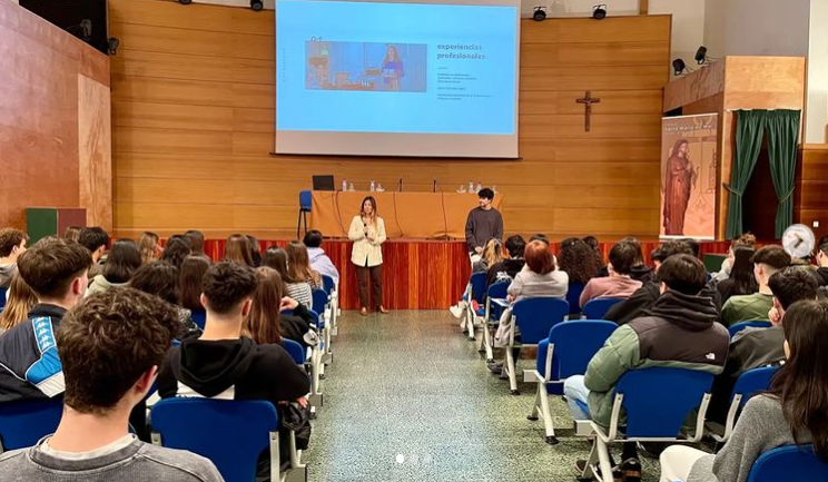 Nuestro alumnado de 2° de bachillerato ha disfrutado de una jornada de orientación universitaria y laboral.